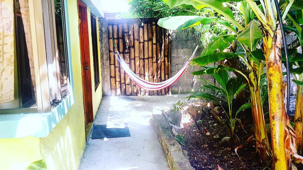 Galapagos Dove Guest house 2*